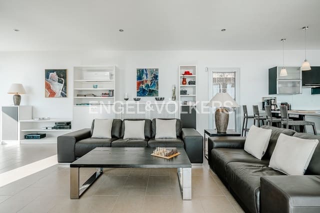 6 bedroom Villa for sale in Altea with pool garage - € 1,999,000 (Ref: 5053245)