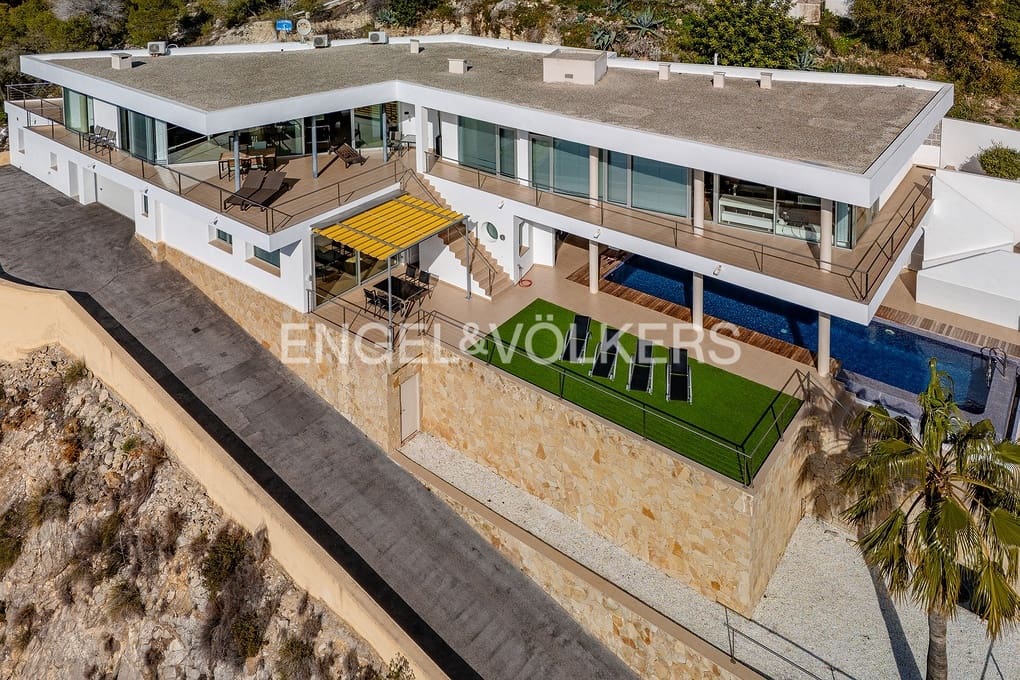 6 bedroom Villa for sale in Altea with pool garage - € 1,999,000 (Ref: 5053245)