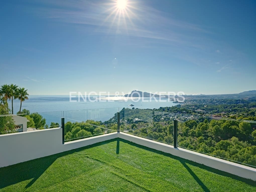 5 makuuhuone Huvila myytävänä paikassa Altea mukana uima-altaan 
autotalli - 2 350 000 € (Ref: 5578809)