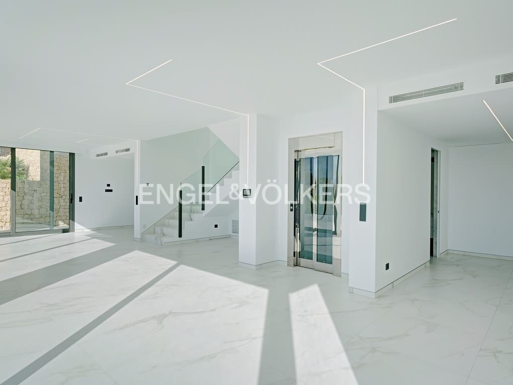 5 makuuhuone Huvila myytävänä paikassa Altea mukana uima-altaan 
autotalli - 2 350 000 € (Ref: 5578809)