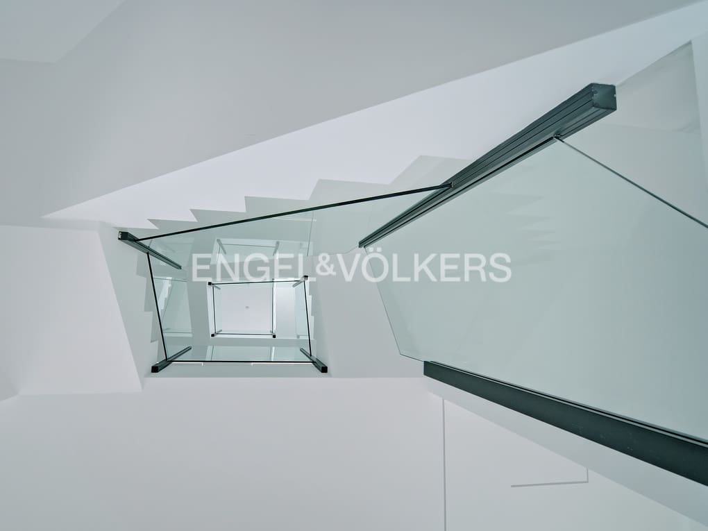 5 makuuhuone Huvila myytävänä paikassa Altea mukana uima-altaan 
autotalli - 2 350 000 € (Ref: 5578809)