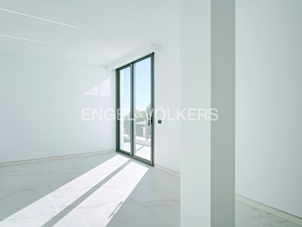 5 makuuhuone Huvila myytävänä paikassa Altea mukana uima-altaan 
autotalli - 2 350 000 € (Ref: 5578809)