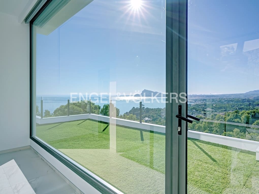 5 makuuhuone Huvila myytävänä paikassa Altea mukana uima-altaan 
autotalli - 2 350 000 € (Ref: 5578809)