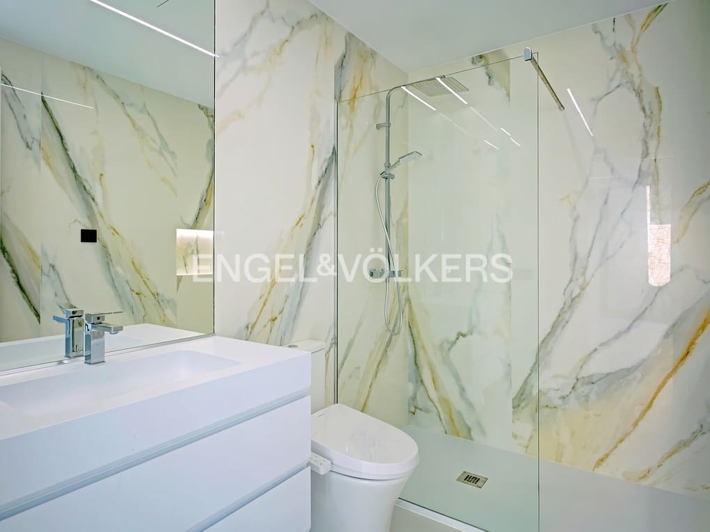 5 makuuhuone Huvila myytävänä paikassa Altea mukana uima-altaan 
autotalli - 2 350 000 € (Ref: 5578809)