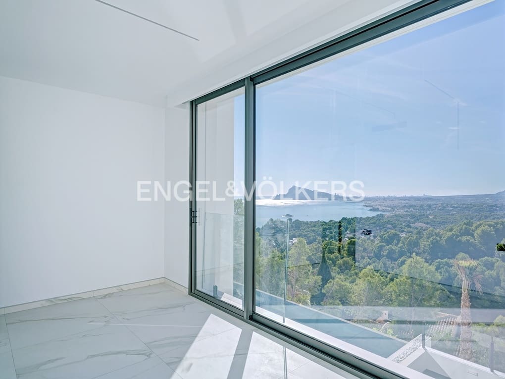 5 makuuhuone Huvila myytävänä paikassa Altea mukana uima-altaan 
autotalli - 2 350 000 € (Ref: 5578809)