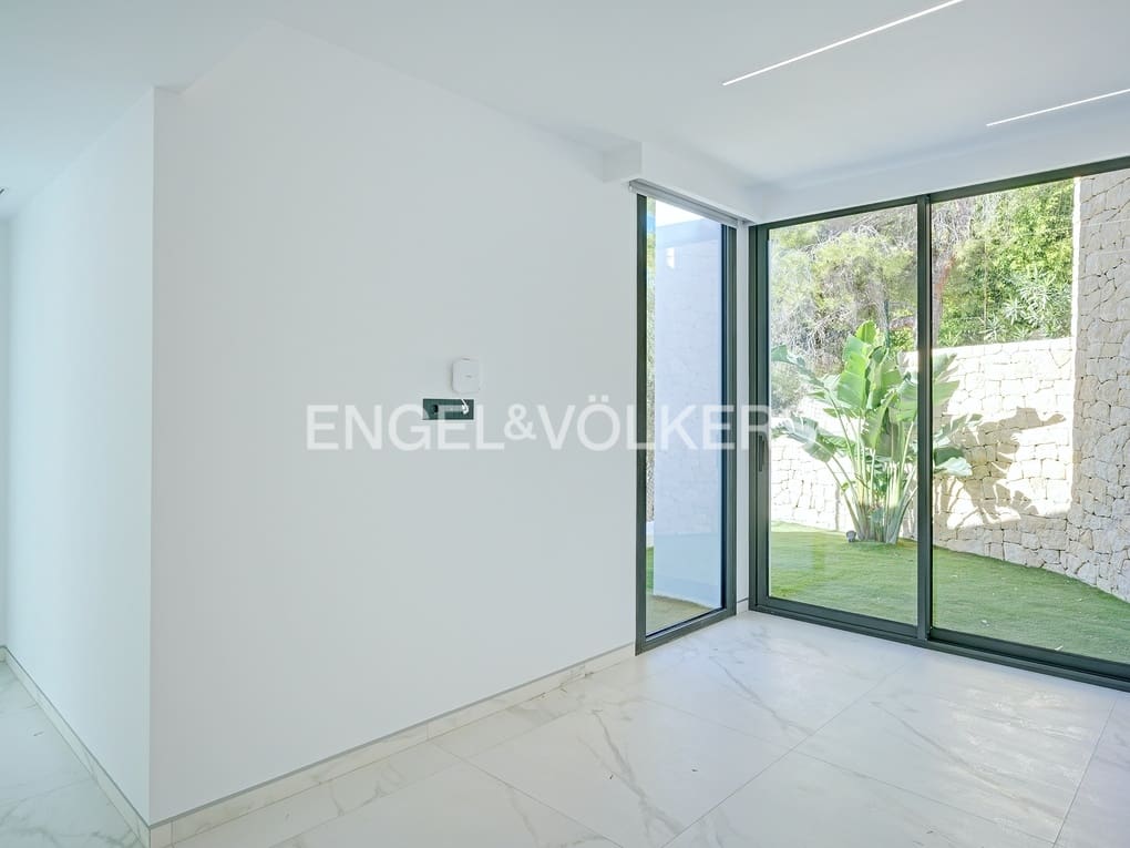 5 makuuhuone Huvila myytävänä paikassa Altea mukana uima-altaan 
autotalli - 2 350 000 € (Ref: 5578809)