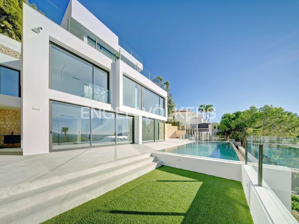 5 makuuhuone Huvila myytävänä paikassa Altea mukana uima-altaan 
autotalli - 2 350 000 € (Ref: 5578809)