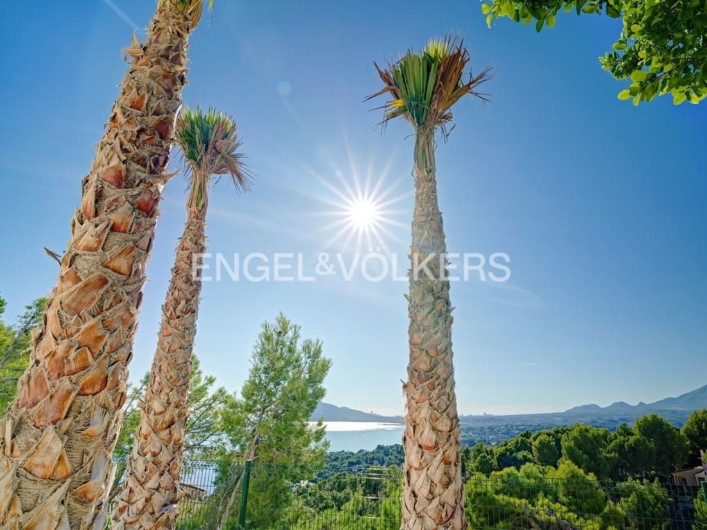 5 makuuhuone Huvila myytävänä paikassa Altea mukana uima-altaan 
autotalli - 2 350 000 € (Ref: 5578809)