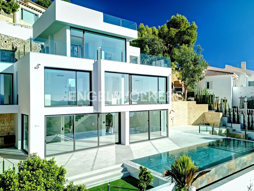 5 makuuhuone Huvila myytävänä paikassa Altea mukana uima-altaan 
autotalli - 2 350 000 € (Ref: 5578809)