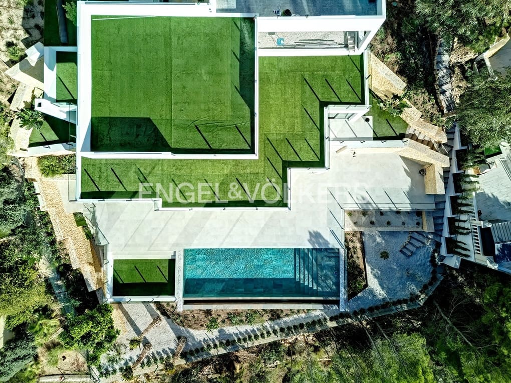 5 makuuhuone Huvila myytävänä paikassa Altea mukana uima-altaan 
autotalli - 2 350 000 € (Ref: 5578809)