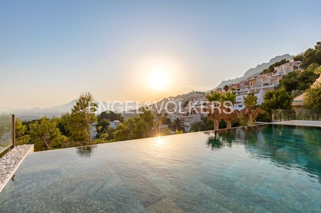 5 sypialnia Willa na sprzedaż w Altea z basenem garażem - 2 200 000 € (Ref: 5578809)