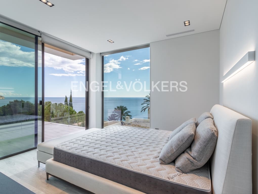 4 bedroom Villa for sale in Altea with pool garage - € 2,650,000 (Ref: 6520123)