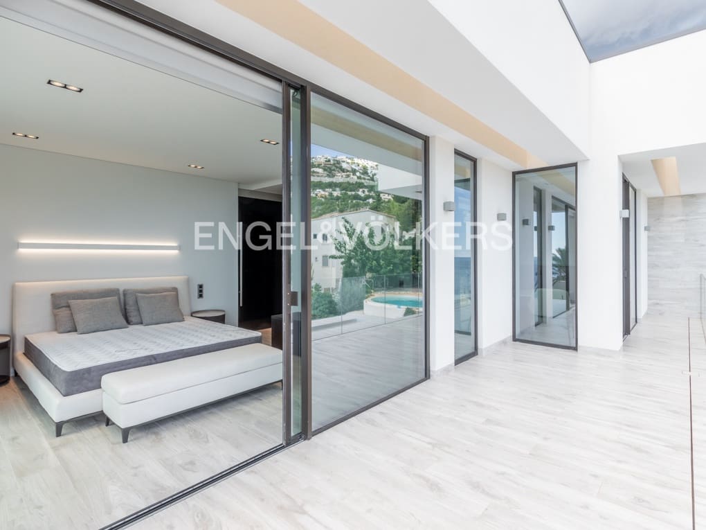 4 bedroom Villa for sale in Altea with pool garage - € 2,650,000 (Ref: 6520123)