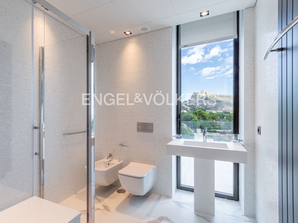 4 bedroom Villa for sale in Altea with pool garage - € 2,650,000 (Ref: 6520123)