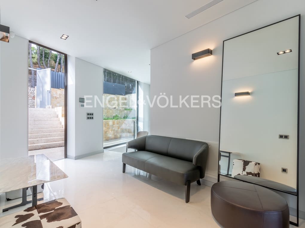 4 bedroom Villa for sale in Altea with pool garage - € 2,650,000 (Ref: 6520123)