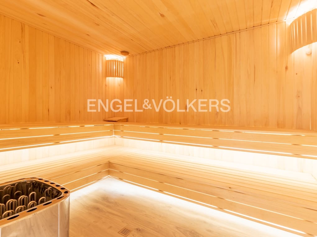 4 bedroom Villa for sale in Altea with pool garage - € 2,650,000 (Ref: 6520123)