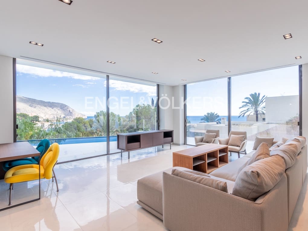 4 bedroom Villa for sale in Altea with pool garage - € 2,650,000 (Ref: 6520123)