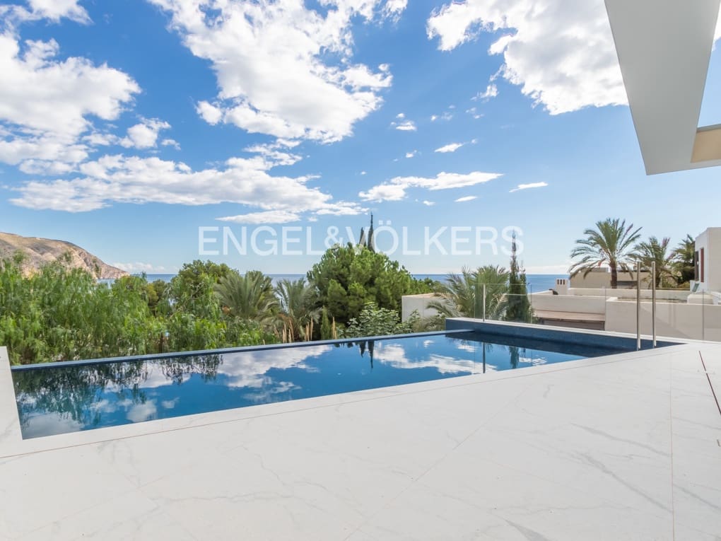 4 bedroom Villa for sale in Altea with pool garage - € 2,650,000 (Ref: 6520123)