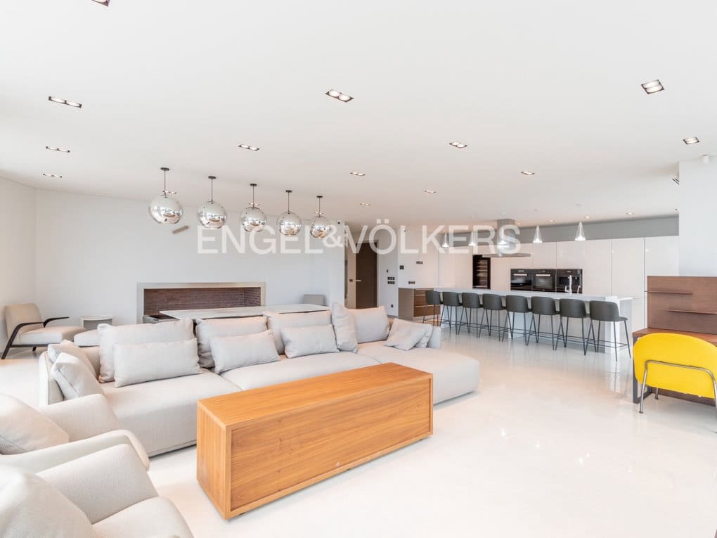 4 bedroom Villa for sale in Altea with pool garage - € 2,650,000 (Ref: 6520123)