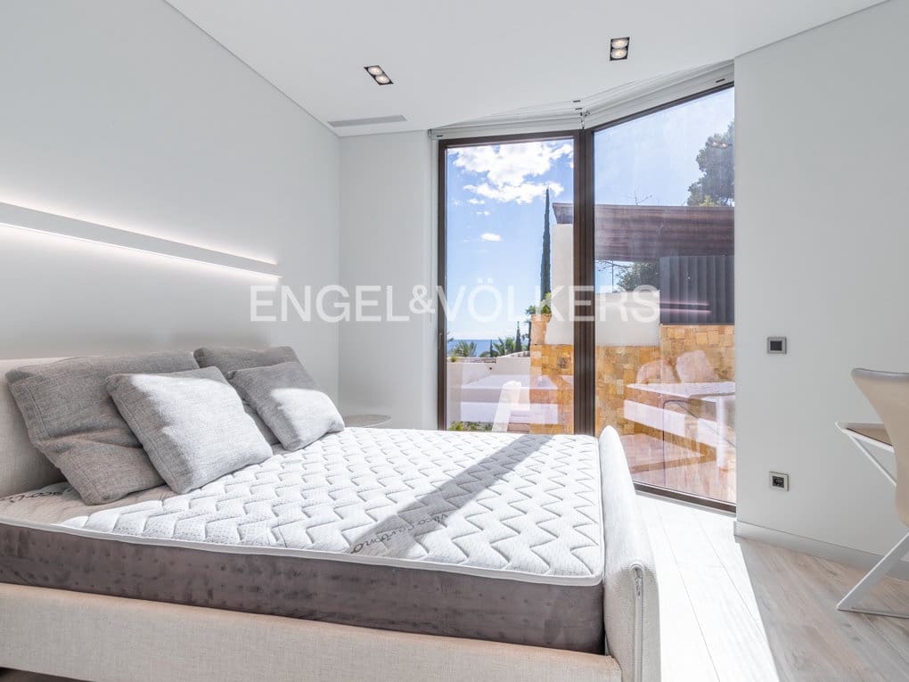4 bedroom Villa for sale in Altea with pool garage - € 2,650,000 (Ref: 6520123)