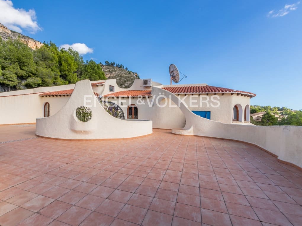 4 sypialnia Willa na sprzedaż w Altea z basenem garażem - 1 520 000 € (Ref: 6544621)