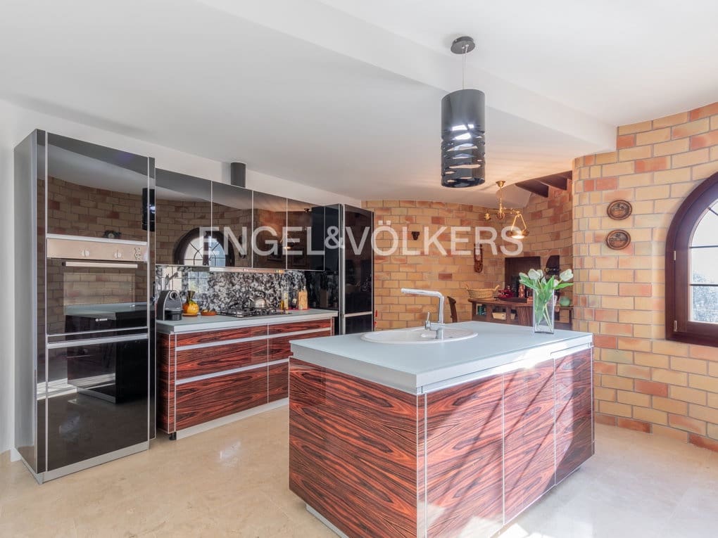 4 sypialnia Willa na sprzedaż w Altea z basenem garażem - 1 520 000 € (Ref: 6544621)