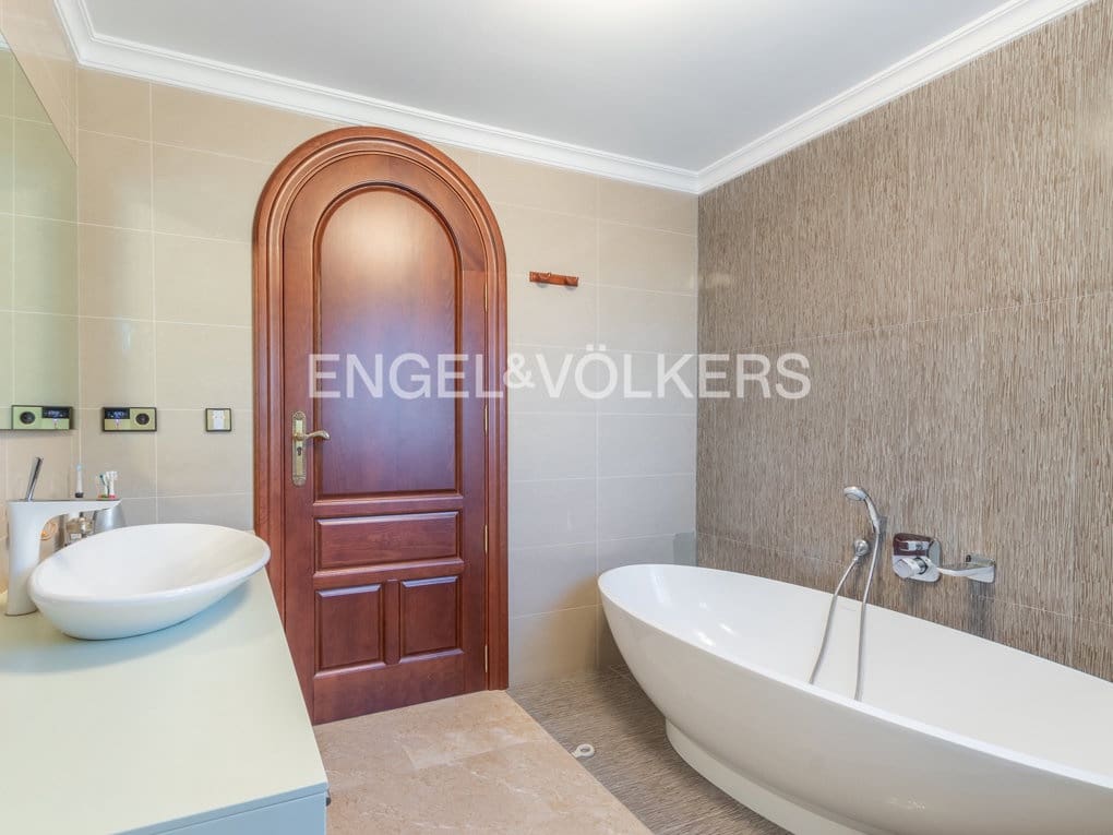 4 sypialnia Willa na sprzedaż w Altea z basenem garażem - 1 520 000 € (Ref: 6544621)