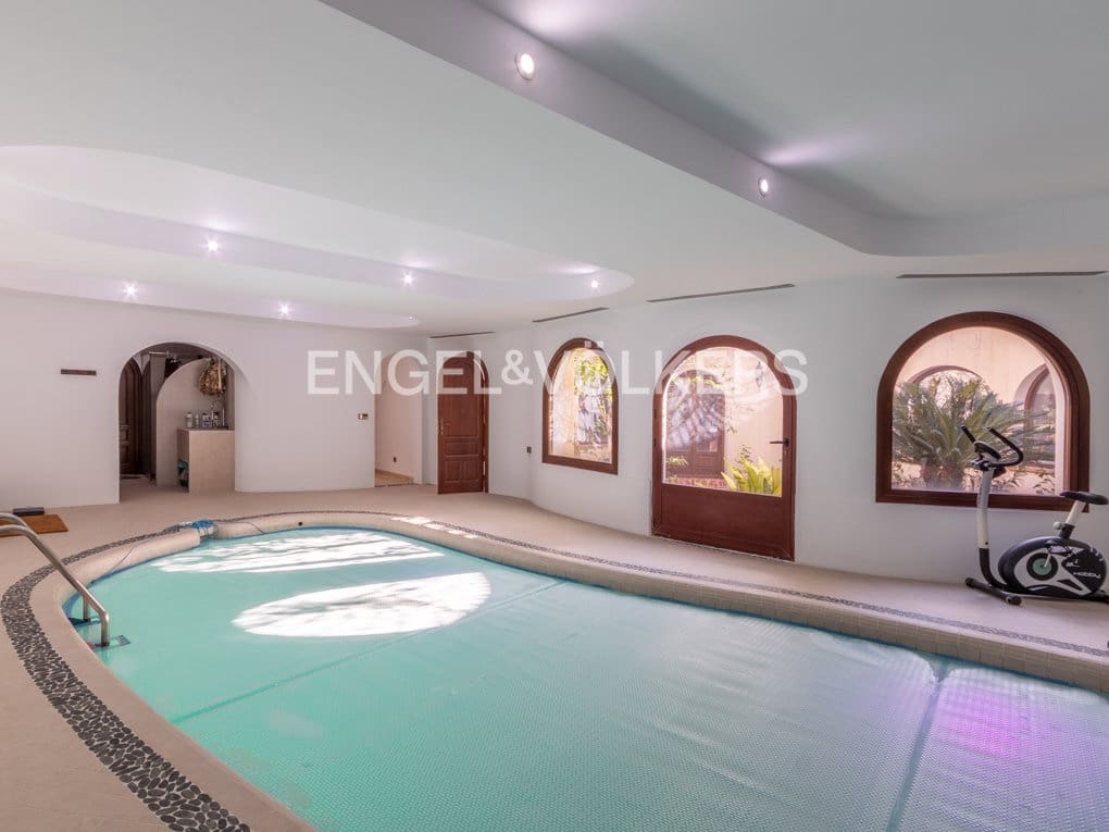 4 sypialnia Willa na sprzedaż w Altea z basenem garażem - 1 520 000 € (Ref: 6544621)