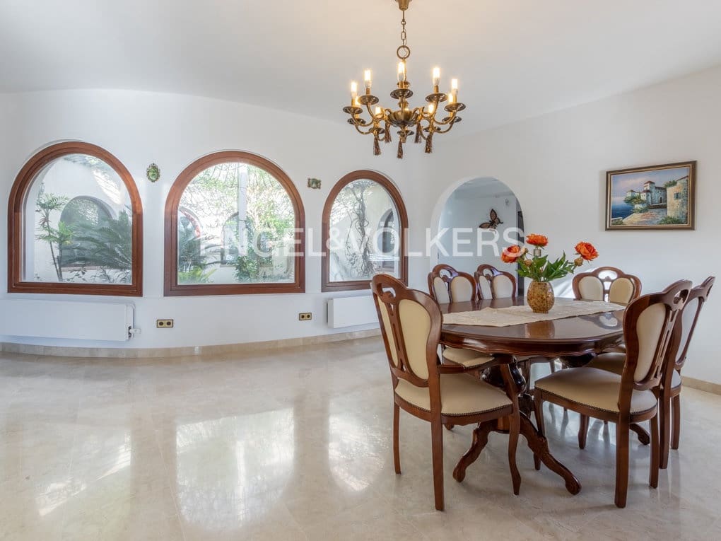 4 sypialnia Willa na sprzedaż w Altea z basenem garażem - 1 520 000 € (Ref: 6544621)