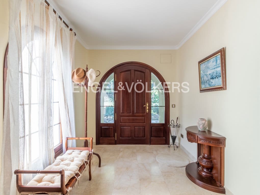 4 sypialnia Willa na sprzedaż w Altea z basenem garażem - 1 520 000 € (Ref: 6544621)