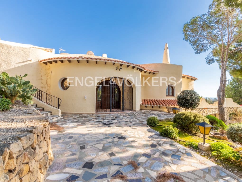 4 sypialnia Willa na sprzedaż w Altea z basenem garażem - 1 520 000 € (Ref: 6544621)