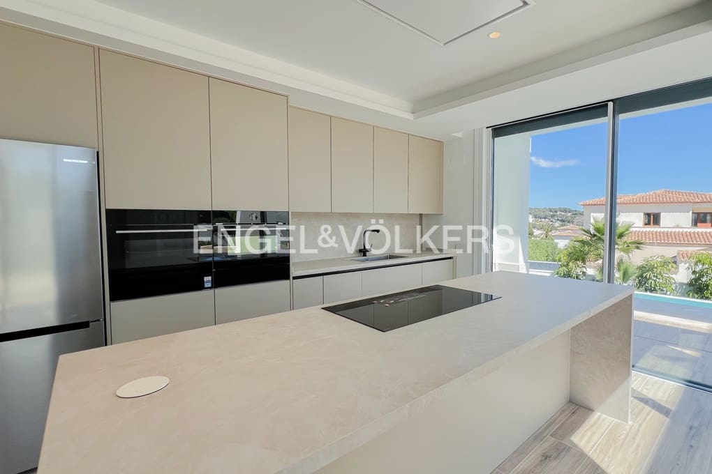 4 soveværelse Villa til salg i Benissa med swimmingpool garage - € 2.260.000 (Ref: 6768673)