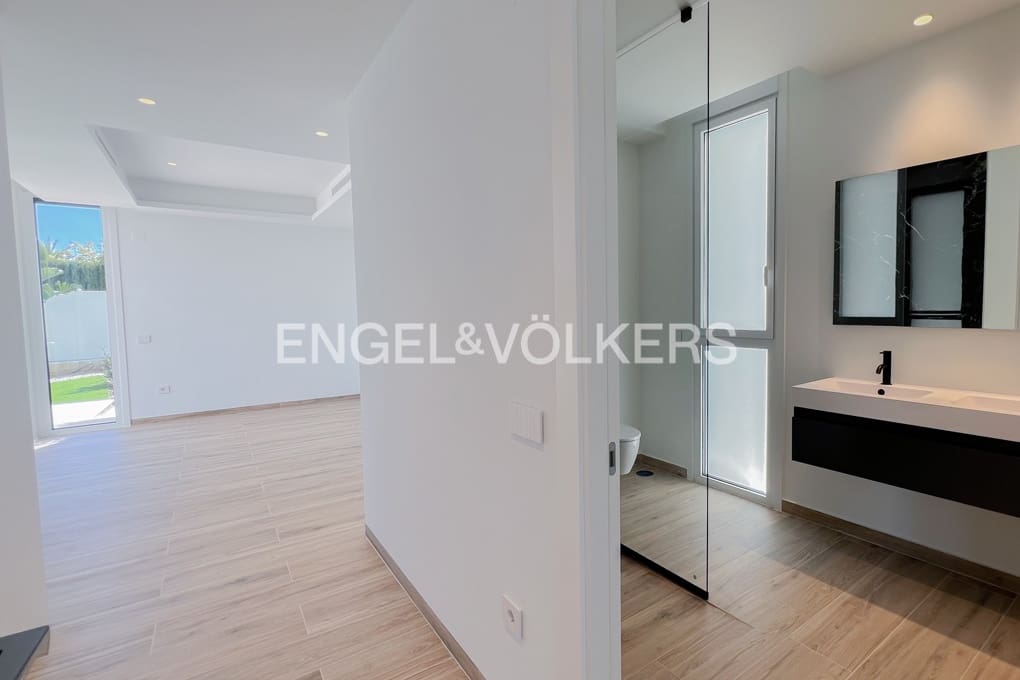 4 soveværelse Villa til salg i Benissa med swimmingpool garage - € 2.260.000 (Ref: 6768673)