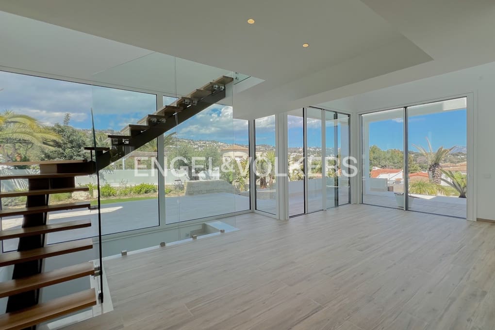 4 soveværelse Villa til salg i Benissa med swimmingpool garage - € 2.260.000 (Ref: 6768673)