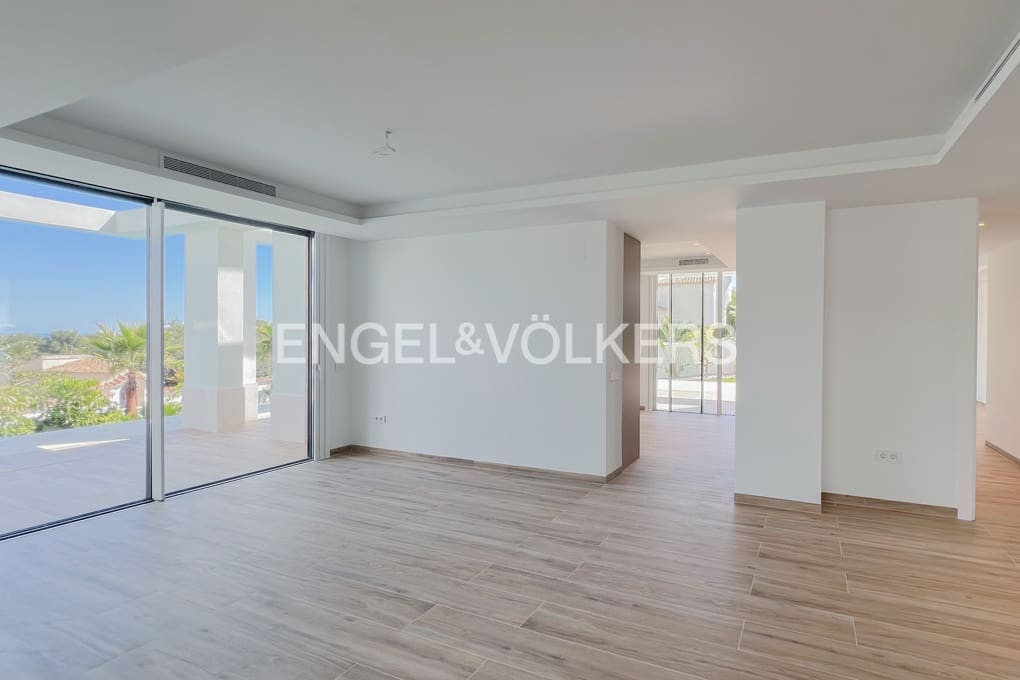 4 soveværelse Villa til salg i Benissa med swimmingpool garage - € 2.260.000 (Ref: 6768673)