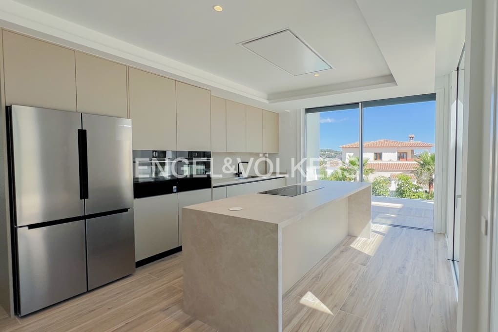 4 soveværelse Villa til salg i Benissa med swimmingpool garage - € 2.260.000 (Ref: 6768673)