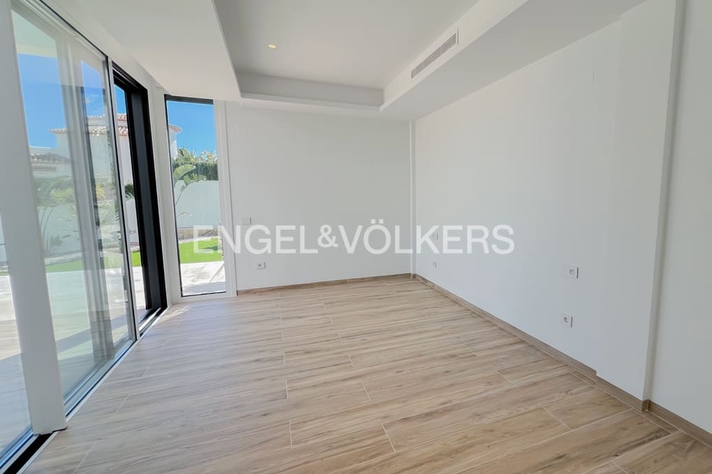 4 soveværelse Villa til salg i Benissa med swimmingpool garage - € 2.260.000 (Ref: 6768673)