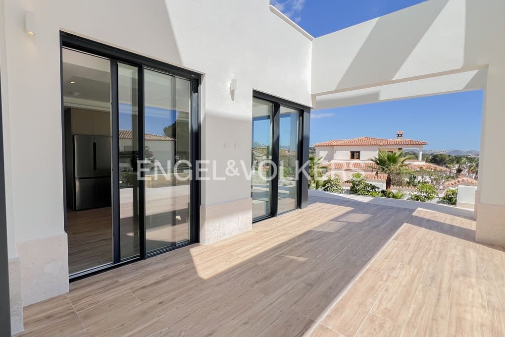 4 soveværelse Villa til salg i Benissa med swimmingpool garage - € 2.260.000 (Ref: 6768673)