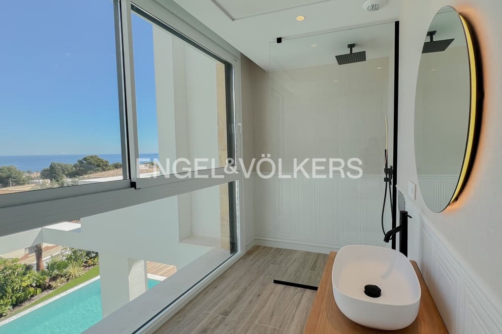 4 soveværelse Villa til salg i Benissa med swimmingpool garage - € 2.260.000 (Ref: 6768673)