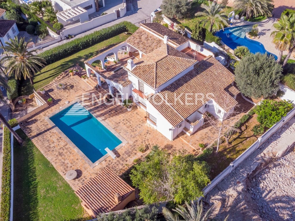 5 bedroom Villa for sale in Moraira with pool garage - € 1,650,000 (Ref: 7343602)