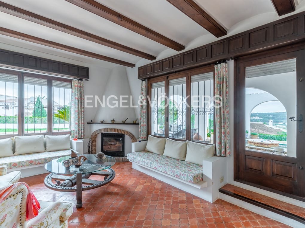 5 bedroom Villa for sale in Moraira with pool garage - € 1,650,000 (Ref: 7343602)