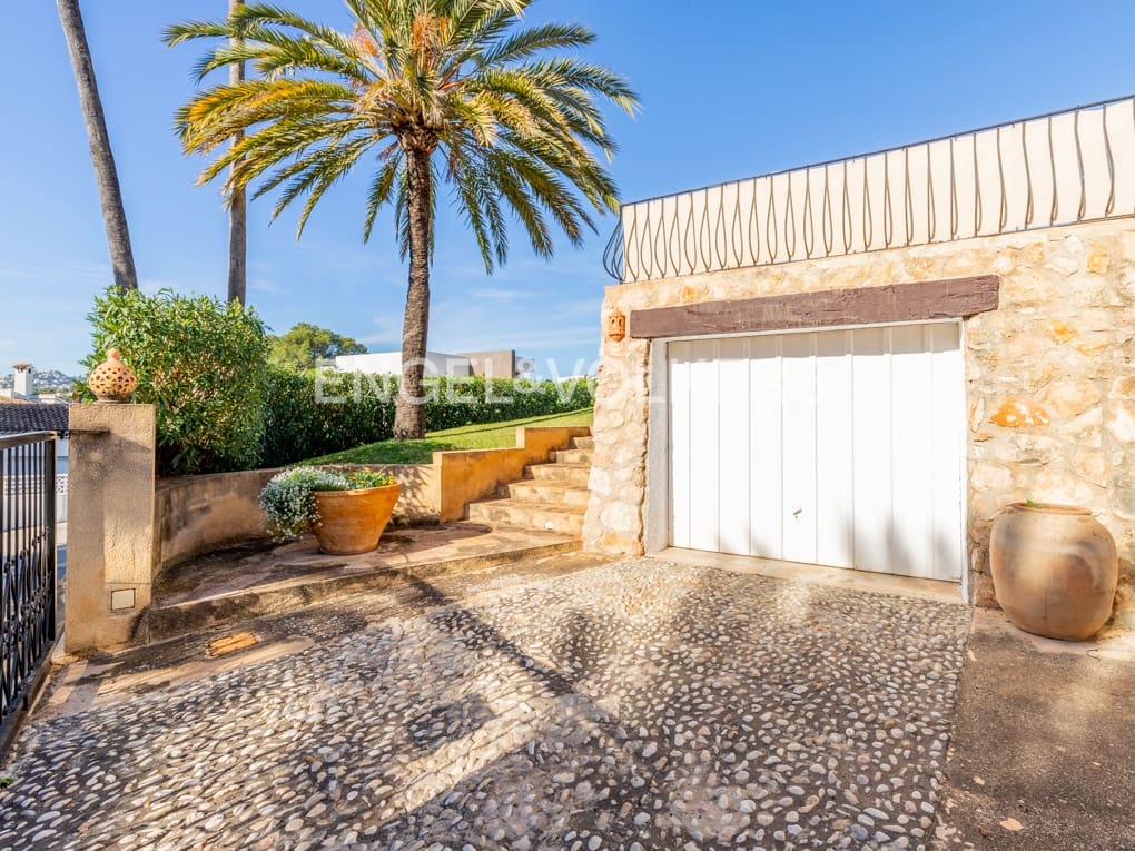 5 bedroom Villa for sale in Moraira with pool garage - € 1,650,000 (Ref: 7343602)