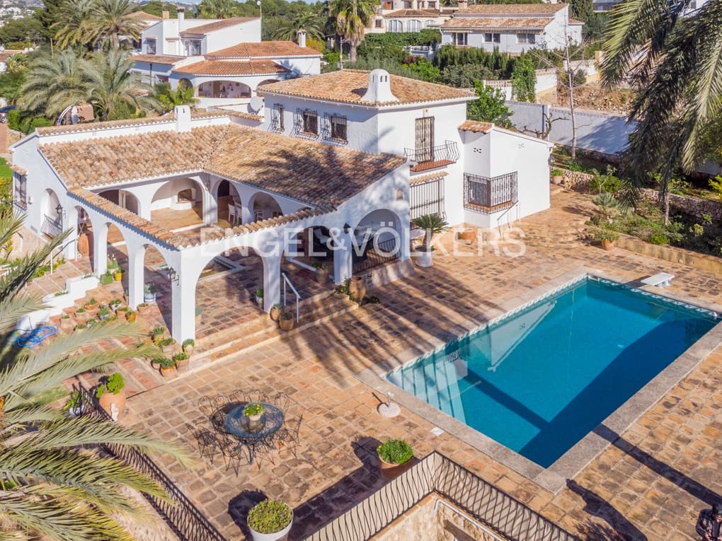 5 bedroom Villa for sale in Moraira with pool garage - € 1,650,000 (Ref: 7343602)