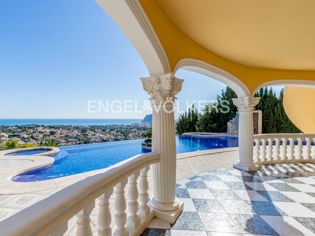 4 soveværelse Villa til salg i Calpe / Calp med swimmingpool garage - € 1.250.000 (Ref: 7482184)