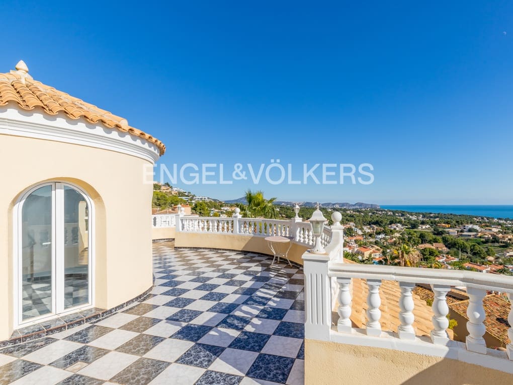 4 soveværelse Villa til salg i Calpe / Calp med swimmingpool garage - € 1.250.000 (Ref: 7482184)