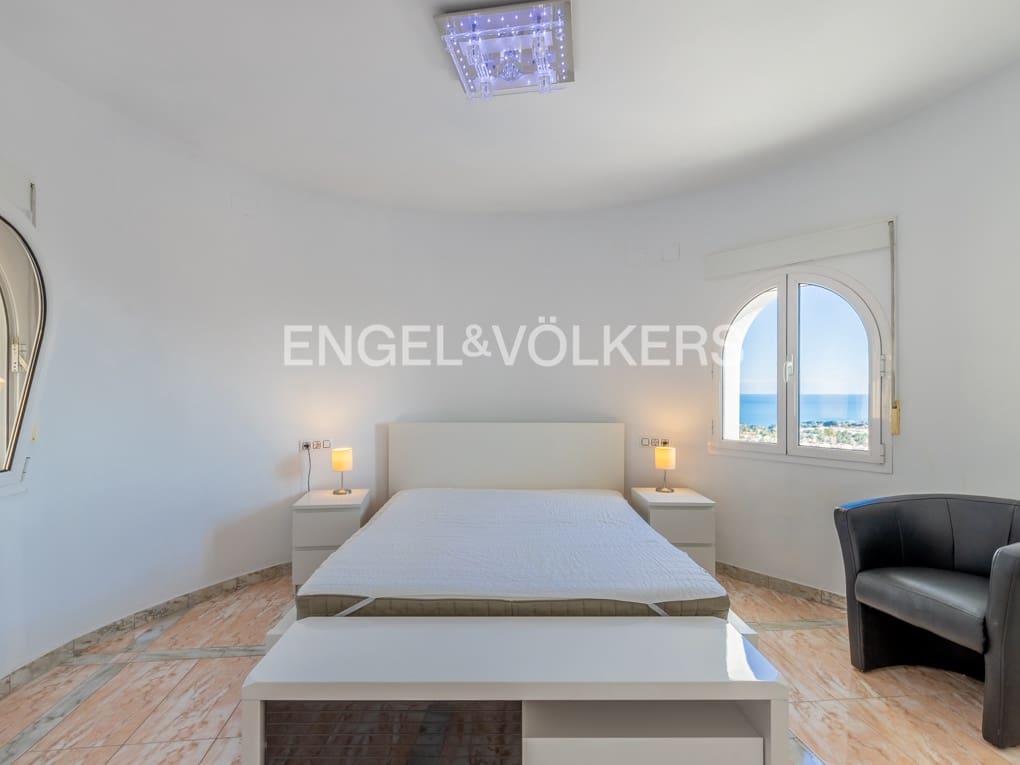 4 soveværelse Villa til salg i Calpe / Calp med swimmingpool garage - € 1.250.000 (Ref: 7482184)