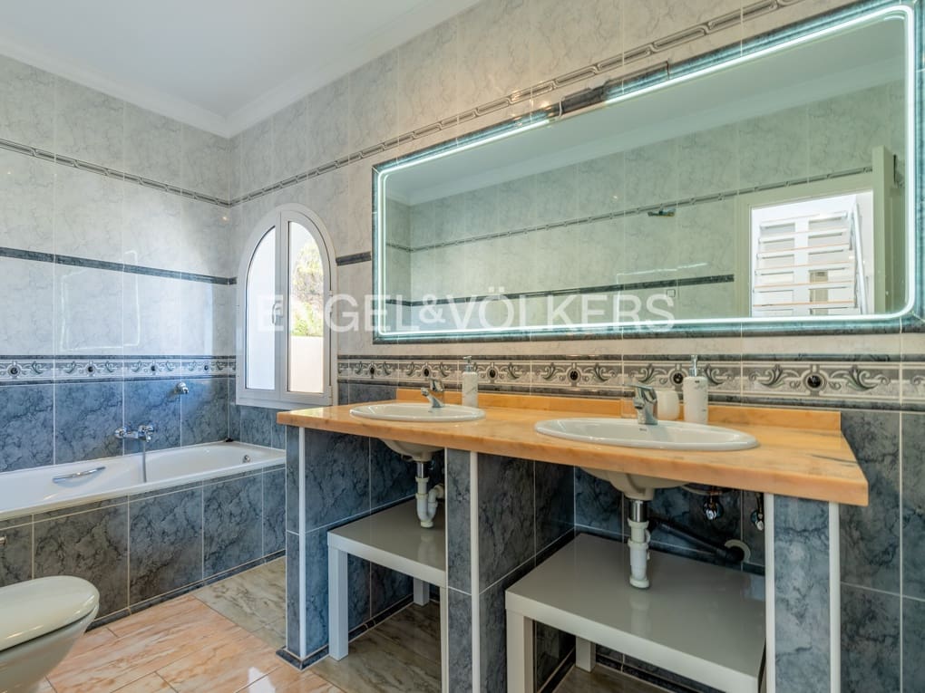 4 soveværelse Villa til salg i Calpe / Calp med swimmingpool garage - € 1.250.000 (Ref: 7482184)