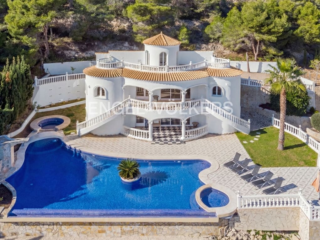 4 soverom Villa til salgs i Calpe / Calp med svømmebasseng garasje - € 1 250 000 (Ref: 7482184)