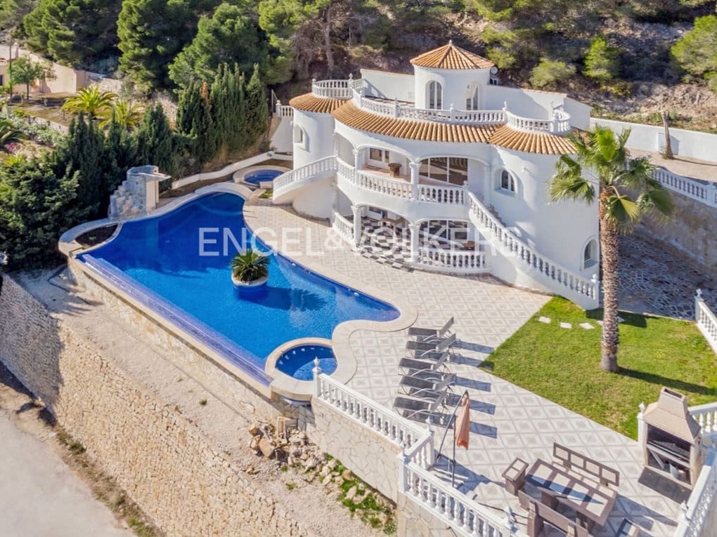 4 sovrum Villa till salu i Calpe / Calp med pool garage - 1 400 000 € (Ref: 7482184)