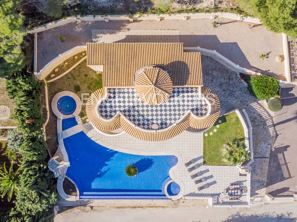 4 sovrum Villa till salu i Calpe / Calp med pool garage - 1 400 000 € (Ref: 7482184)